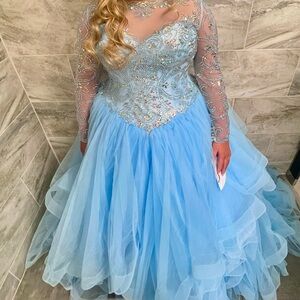 Beautiful mesh long sleeve periwinkle color sz 10 pageant dress